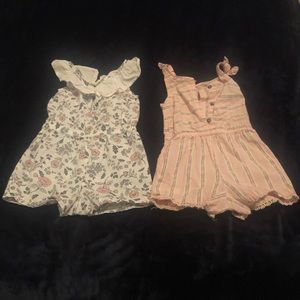 2 baby rompers